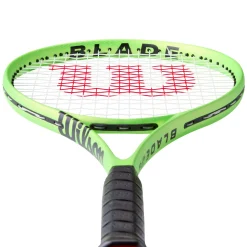Blade Feel RXT 105 - Adult Tennis Racquet