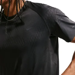 Dri-FIT ADV Stride - Men's Running T-Shirt