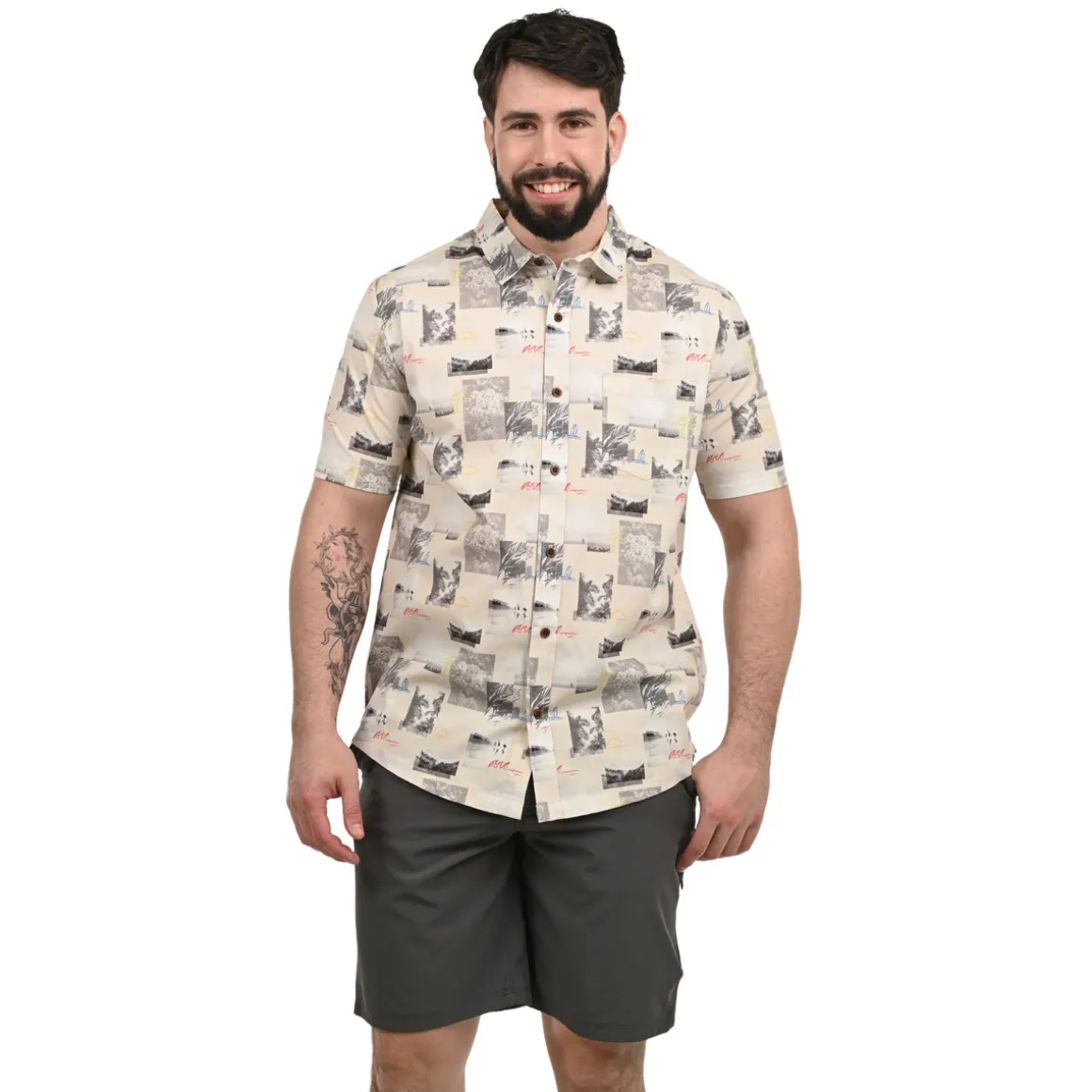 Mackay Resort - Men's Short-Sleeved Shirt
