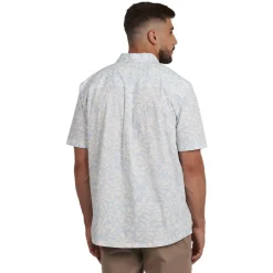 Mackay Resort - Men's Short-Sleeved Shirt