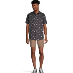 Mackay Resort - Men's Short-Sleeved Shirt