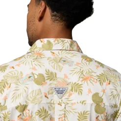 Wild Cast - Men's Short-Sleeved Shirt
